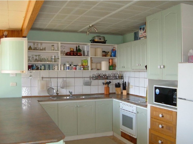 2 Beach Cres, Greens Beach TAS 7270