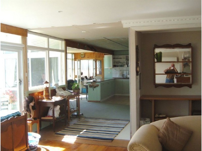 2 Beach Cres, Greens Beach TAS 7270