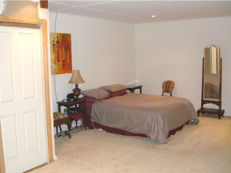 2 Beach Cres, Greens Beach TAS 7270