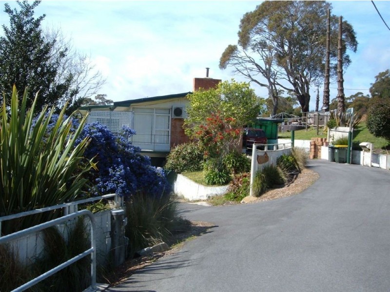 2 Beach Cres, Greens Beach TAS 7270
