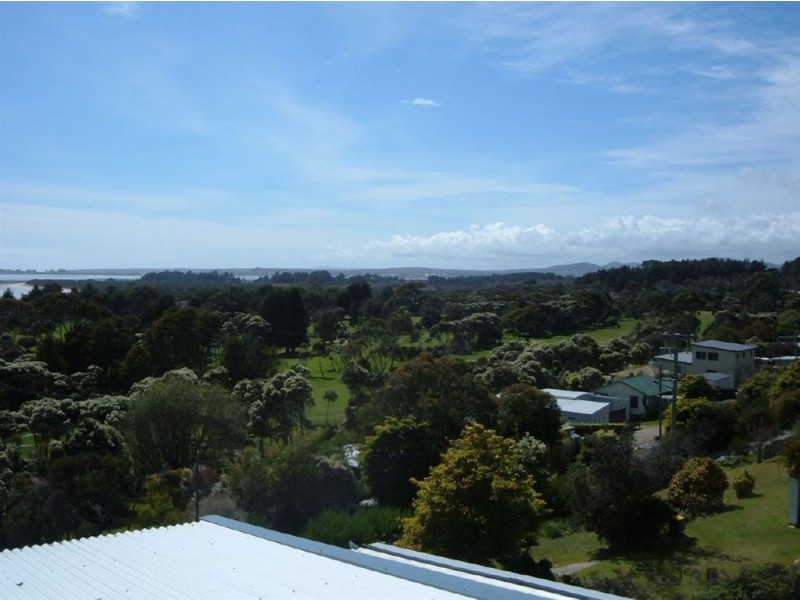 2 Beach Cres, Greens Beach TAS 7270
