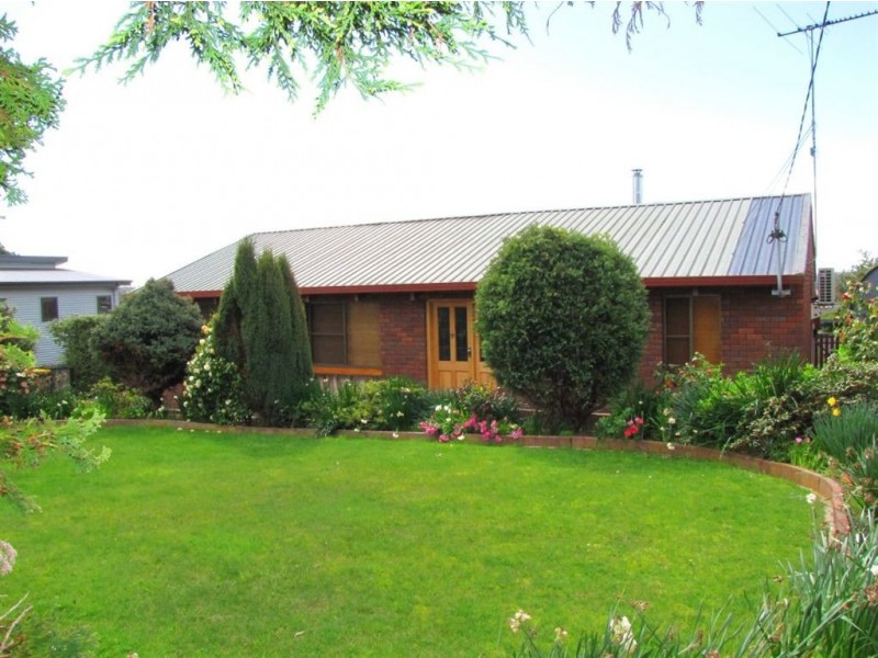 12 Ernest Street, Beauty Point TAS 7270