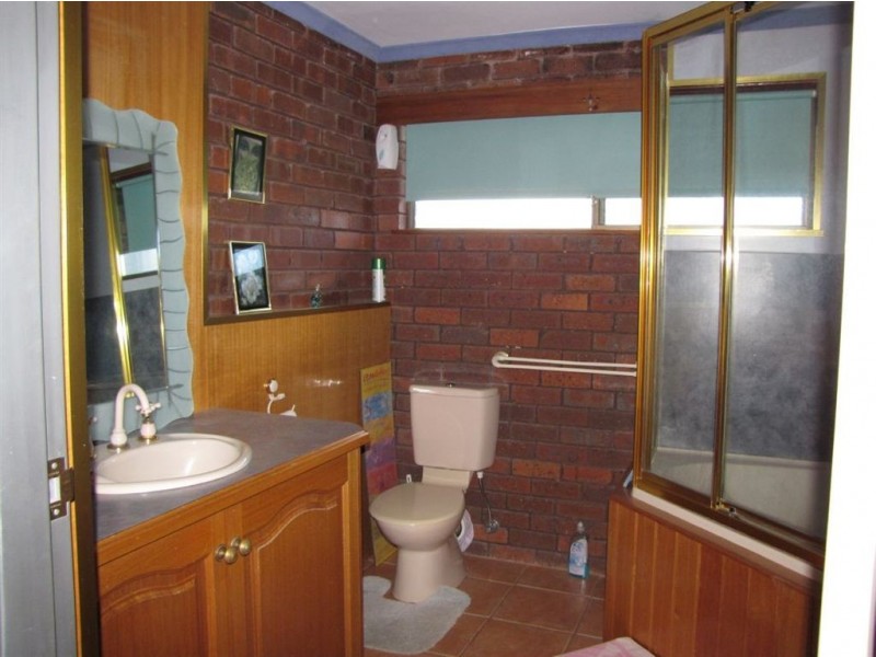 12 Ernest Street, Beauty Point TAS 7270