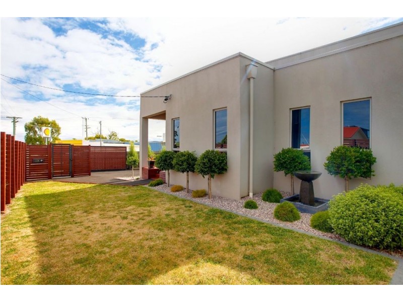 180 Charles Street, Beauty Point TAS 7270