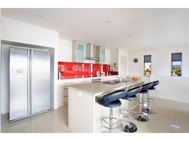 180 Charles Street, Beauty Point TAS 7270