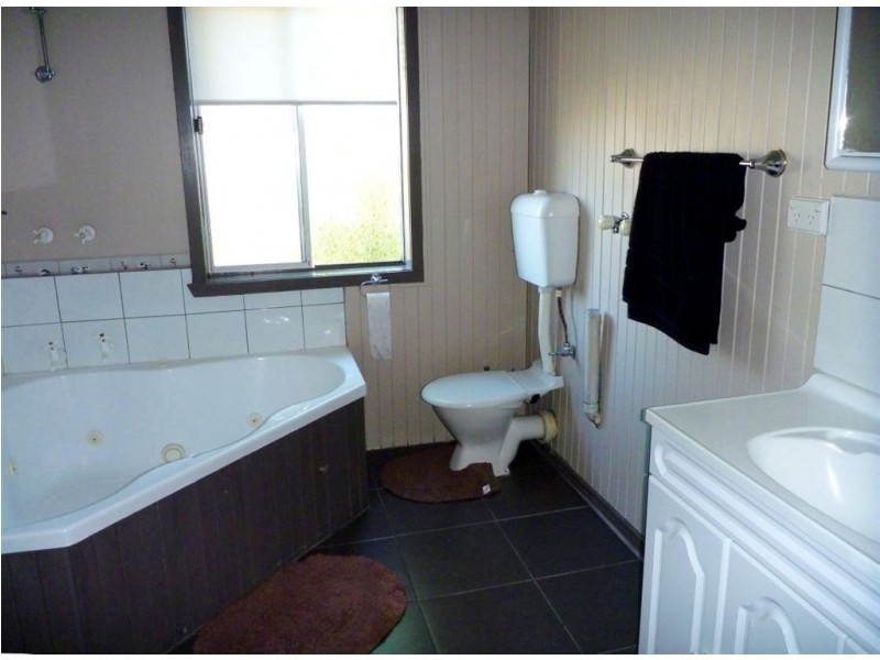 14 West Arm Road, Beauty Point TAS 7270