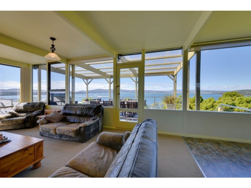 152 Oxford Street, Beauty Point TAS 7270