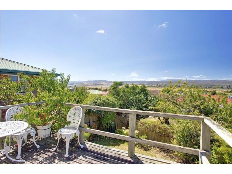 2/85 Riverside  Drive, Riverside TAS 7250