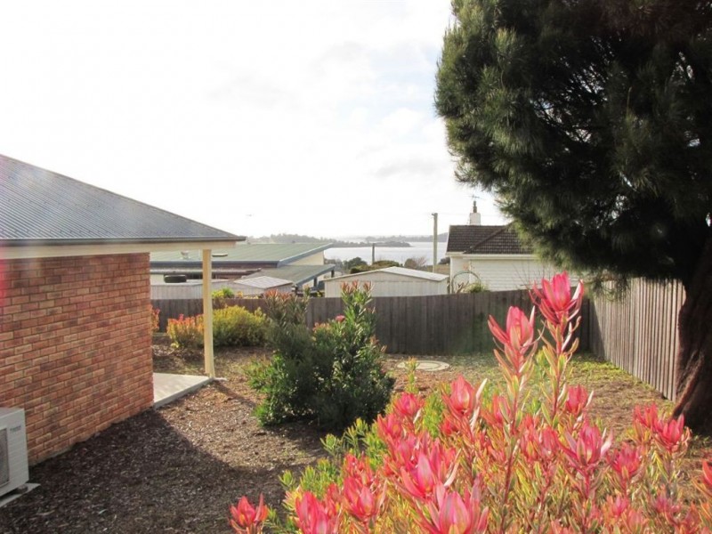 2/1 Cosgrove Court, Beauty Point TAS 7270