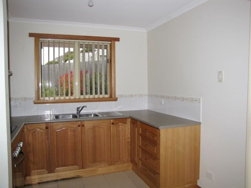 2/1 Cosgrove Court, Beauty Point TAS 7270