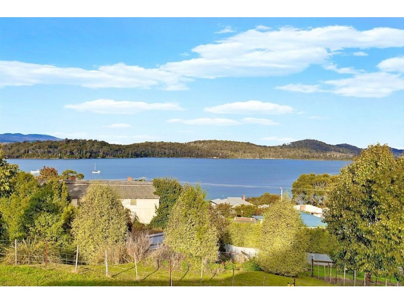 3 Augustus Street, Beauty Point TAS 7270