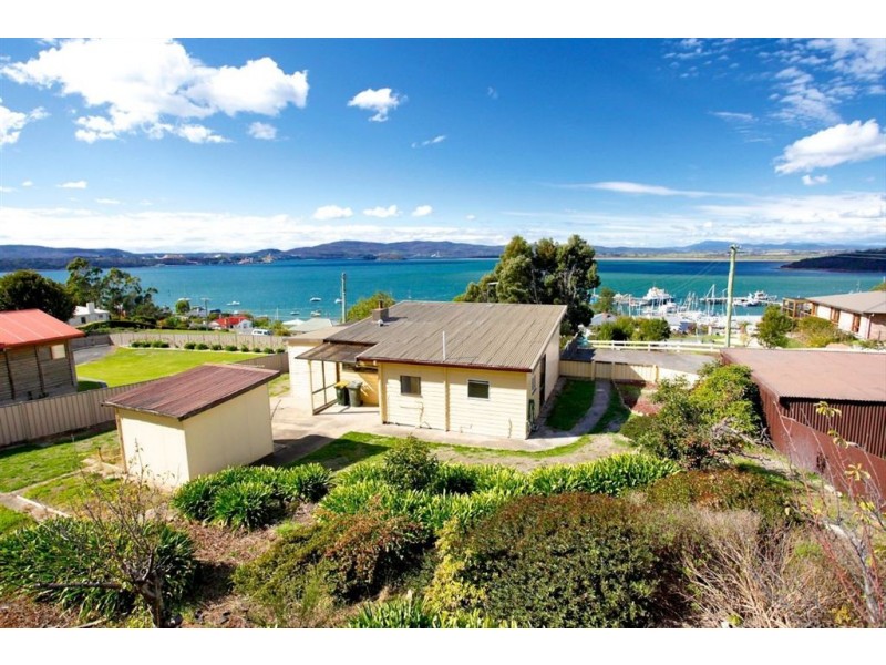 9 Clarke Street, Beauty Point TAS 7270