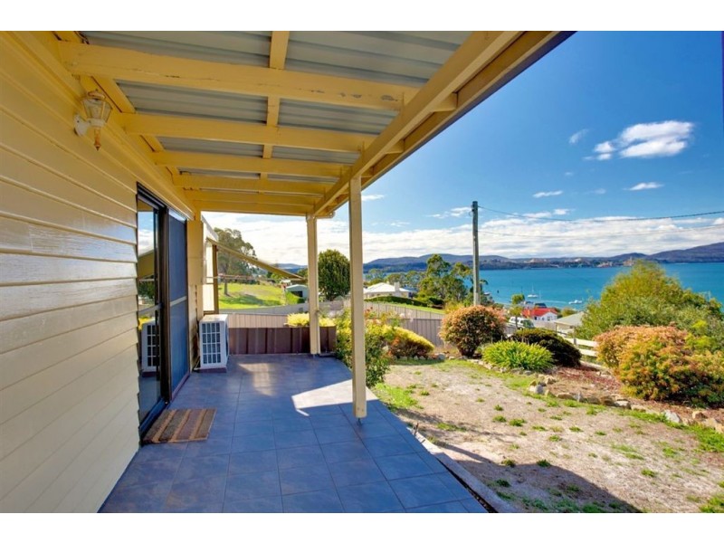 9 Clarke Street, Beauty Point TAS 7270