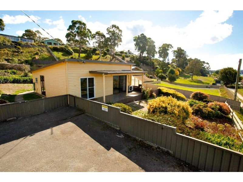 9 Clarke Street, Beauty Point TAS 7270