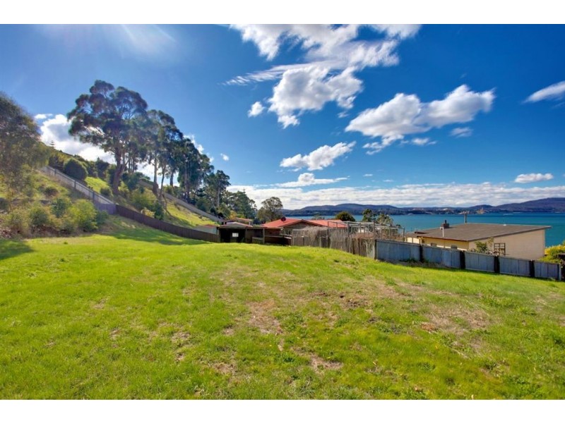 9 Clarke Street, Beauty Point TAS 7270