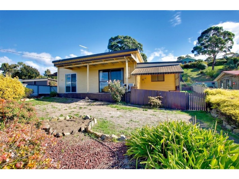 9 Clarke Street, Beauty Point TAS 7270