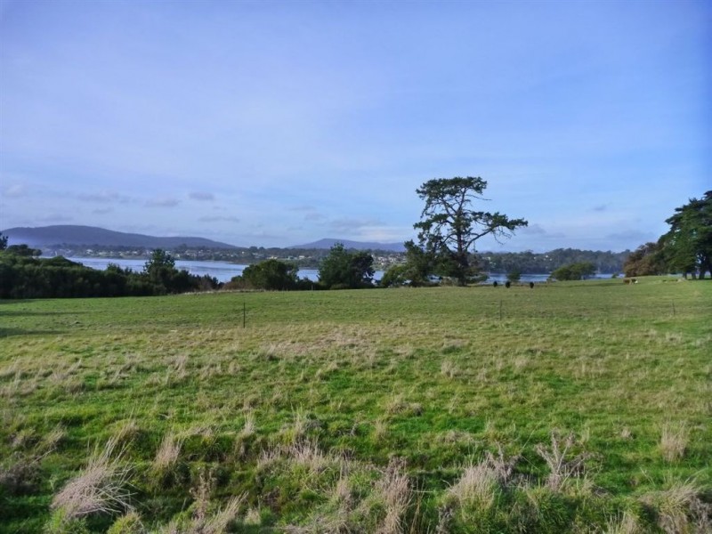241A Bevic Road, Clarence Point TAS 7270