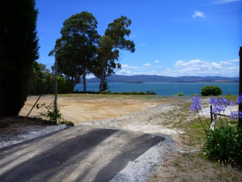 126 Oxford Street, Beauty Point TAS 7270