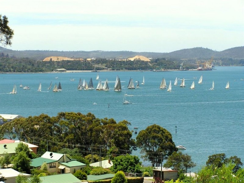 128 Oxford Street, Beauty Point TAS 7270