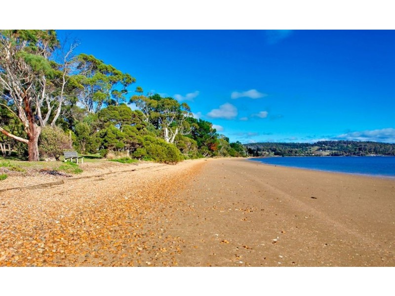 206 Paper Beach Road, Swan Point TAS 7275