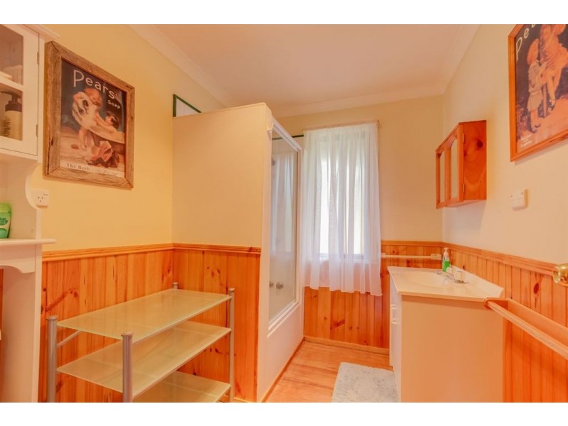 4 Kellys Lookout Road, Beaconsfield TAS 7270