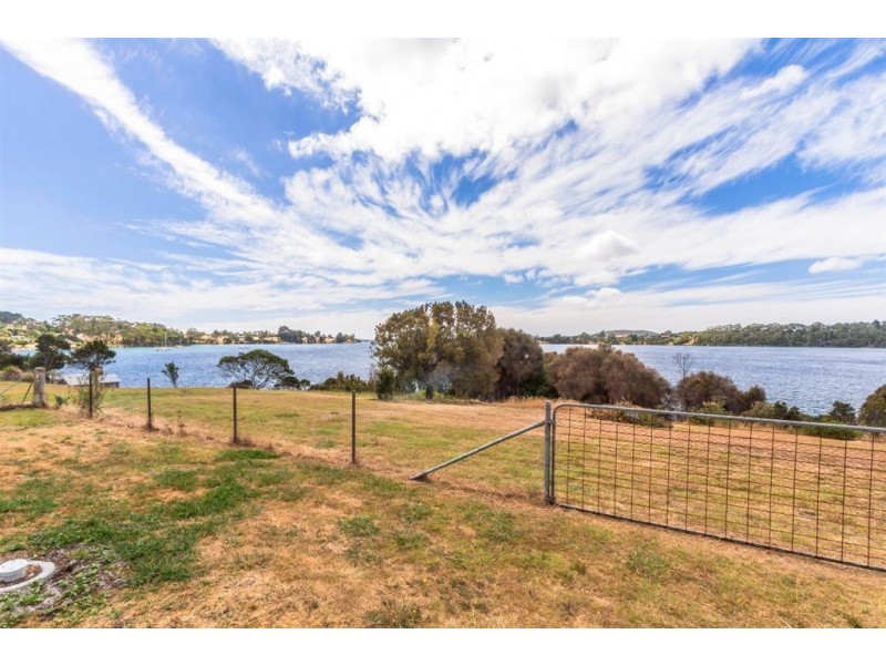 89 Sunset Boulevard, Clarence Point TAS 7270