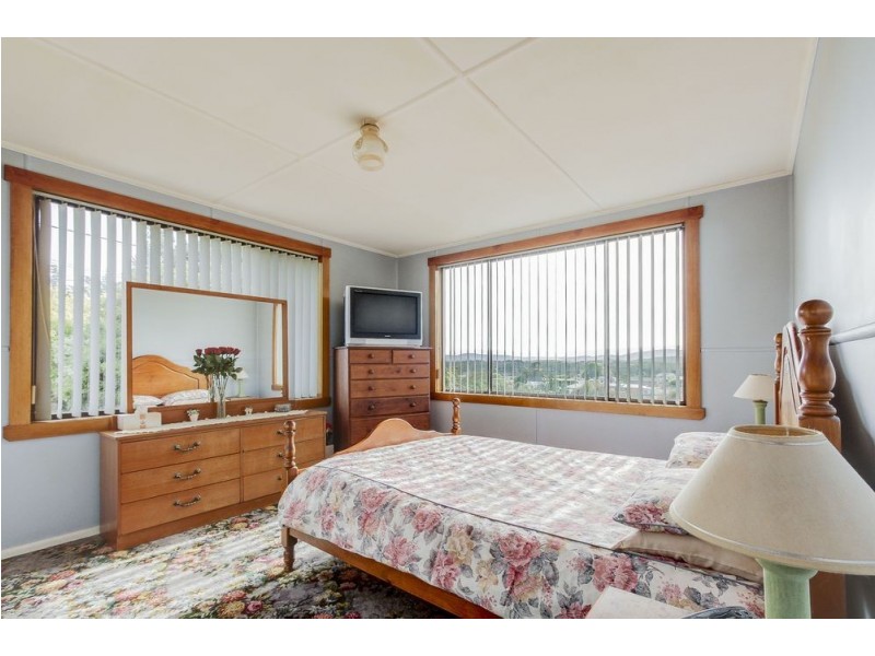 16 Brooklyn Street, Beaconsfield TAS 7270