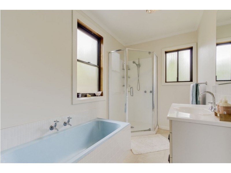 16 Brooklyn Street, Beaconsfield TAS 7270