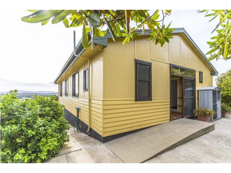 16 Brooklyn Street, Beaconsfield TAS 7270