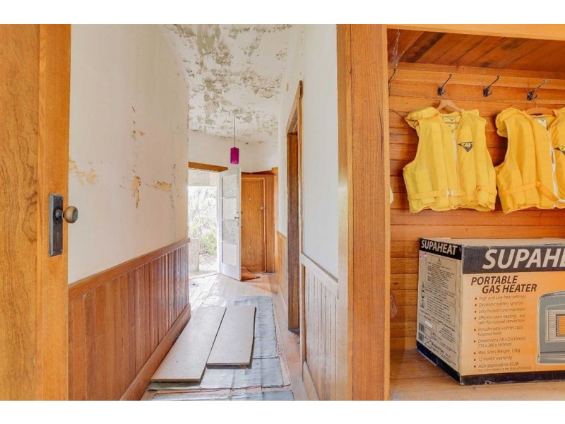 242 Flinders St, Beauty Point TAS 7270