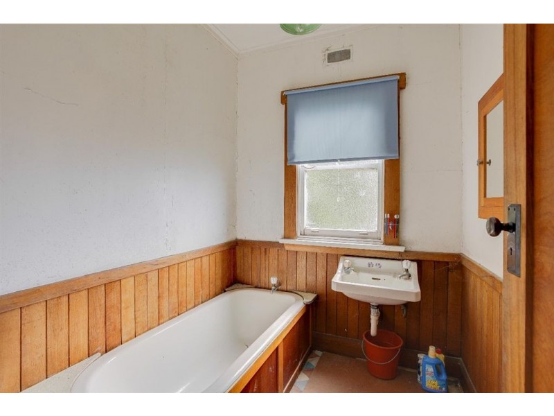 242 Flinders St, Beauty Point TAS 7270