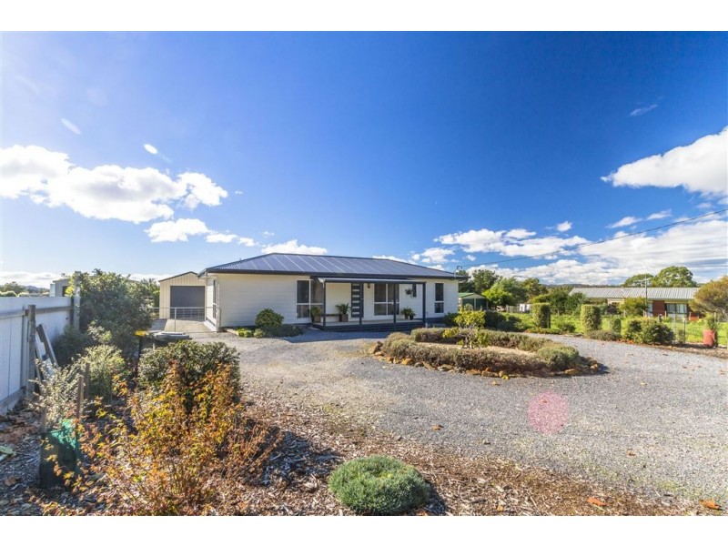 28 Weld Street, Beaconsfield TAS 7270