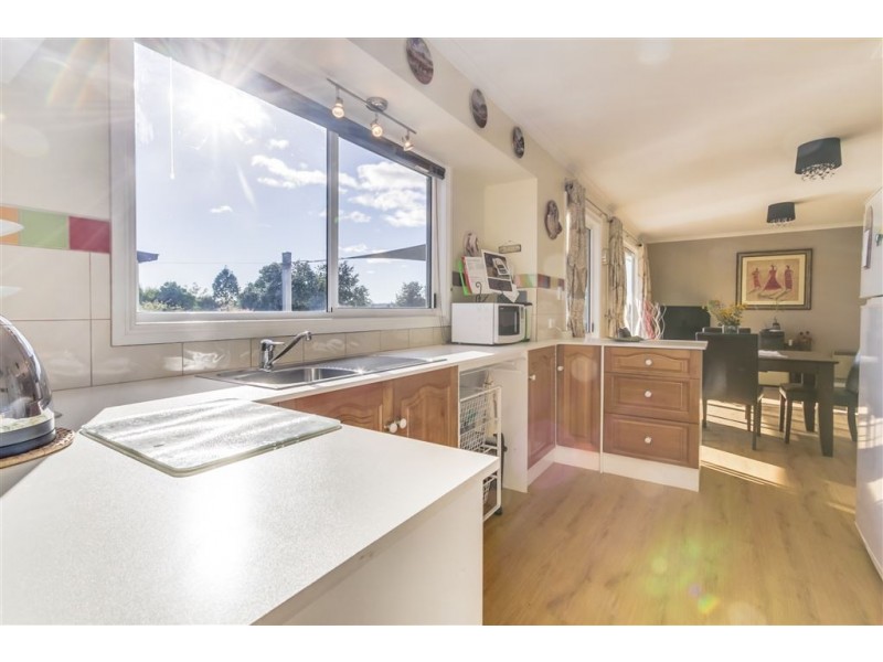 28 Weld Street, Beaconsfield TAS 7270