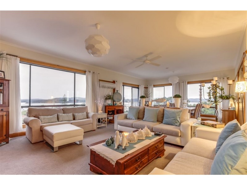 156 Oxford Street, Beauty Point TAS 7270