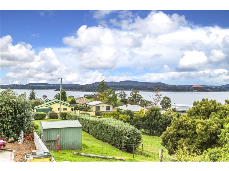 156 Oxford Street, Beauty Point TAS 7270
