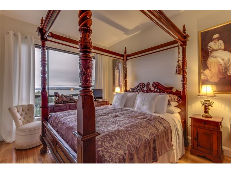 156 Oxford Street, Beauty Point TAS 7270