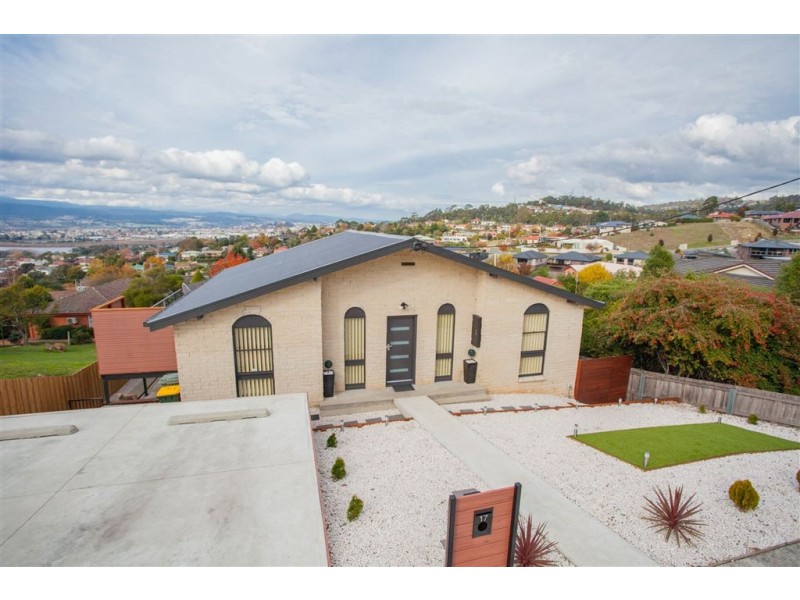 17 Balmoral Avenue, Riverside TAS 7250