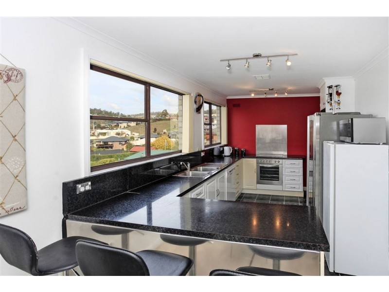 17 Balmoral Avenue, Riverside TAS 7250