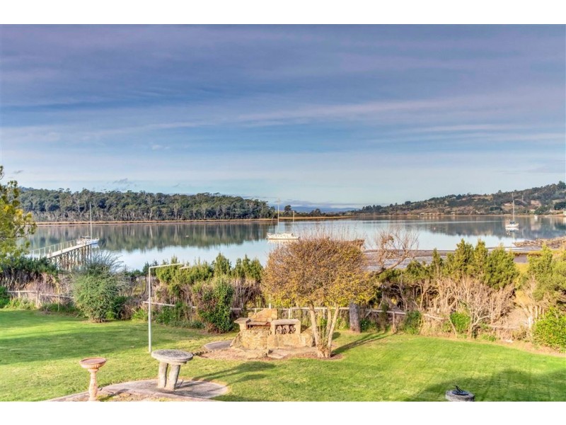 74 Gravelly Beach Road, Blackwall TAS 7275