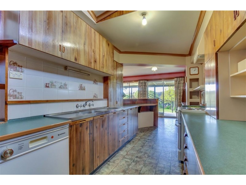 74 Gravelly Beach Road, Blackwall TAS 7275