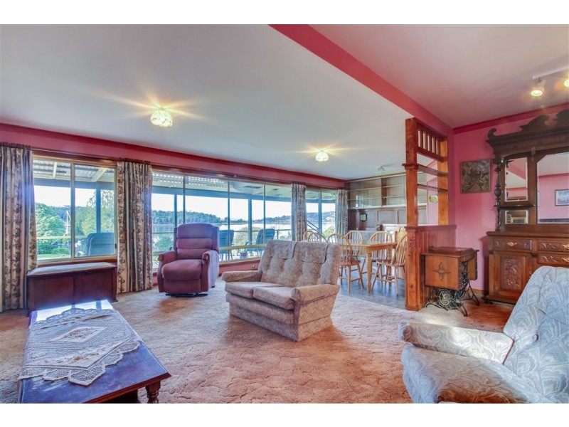 74 Gravelly Beach Road, Blackwall TAS 7275