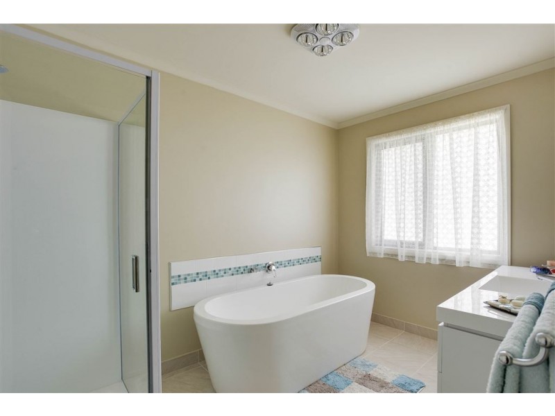 11 Cosgrove Court, Beauty Point TAS 7270