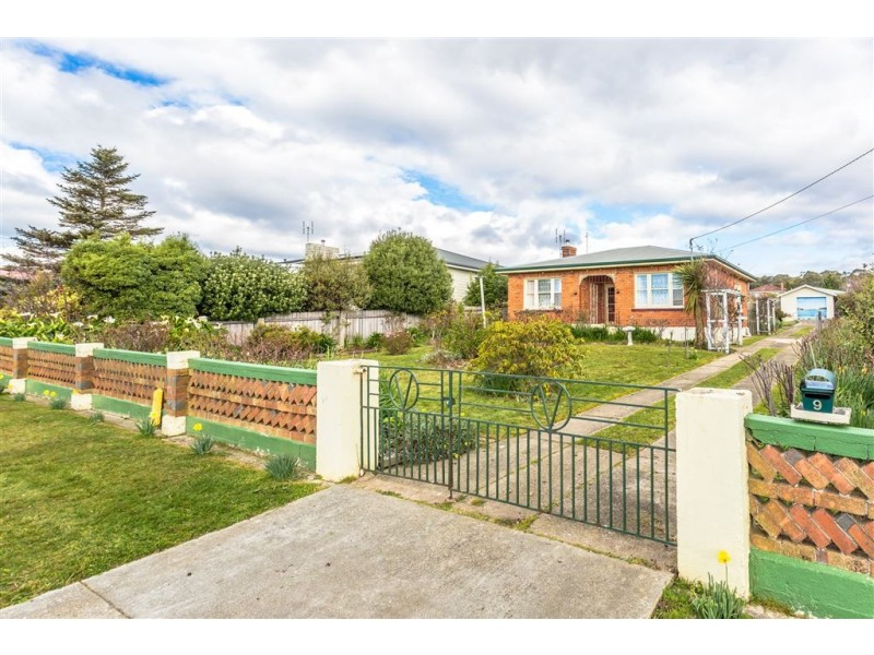 9 Garrett Street, Beauty Point TAS 7270