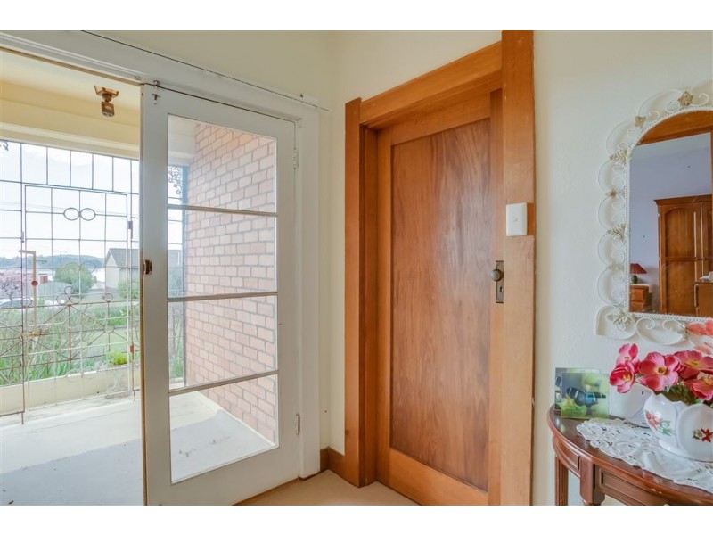 9 Garrett Street, Beauty Point TAS 7270