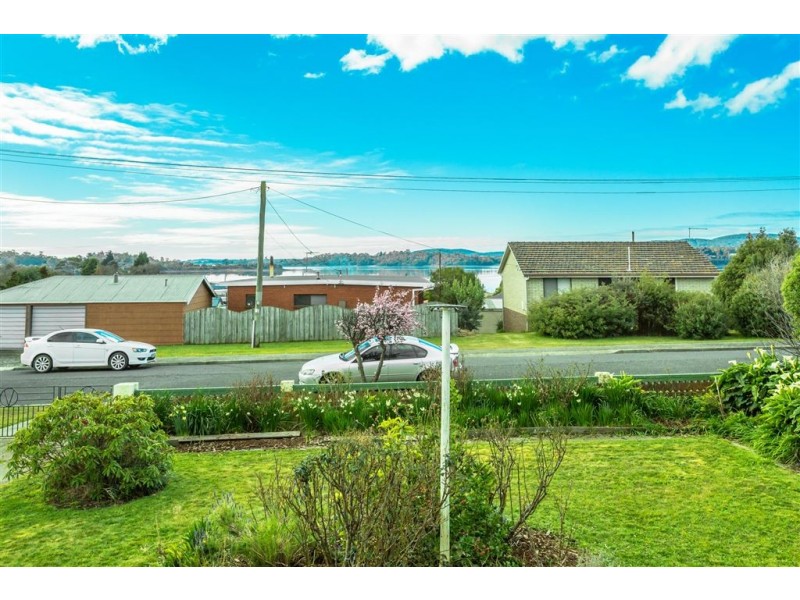 9 Garrett Street, Beauty Point TAS 7270