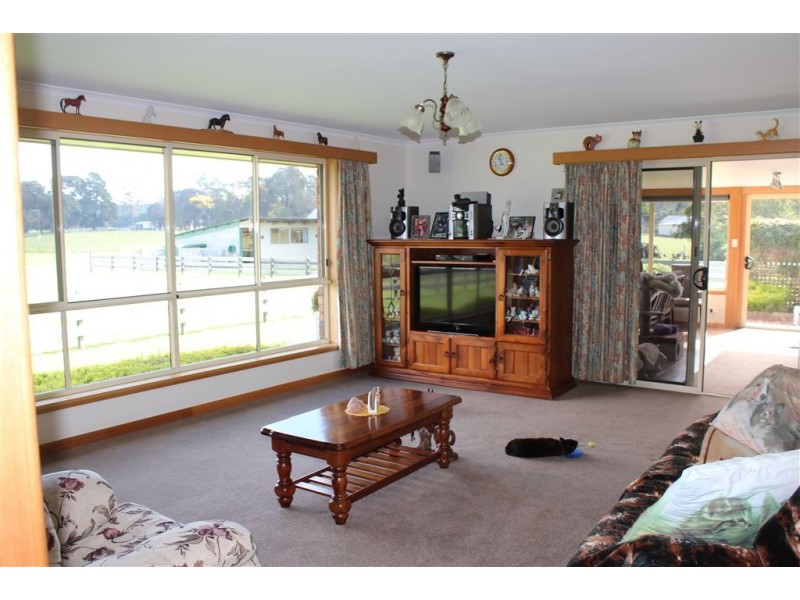 10 Chaplins Lane, Gravelly Beach TAS 7276