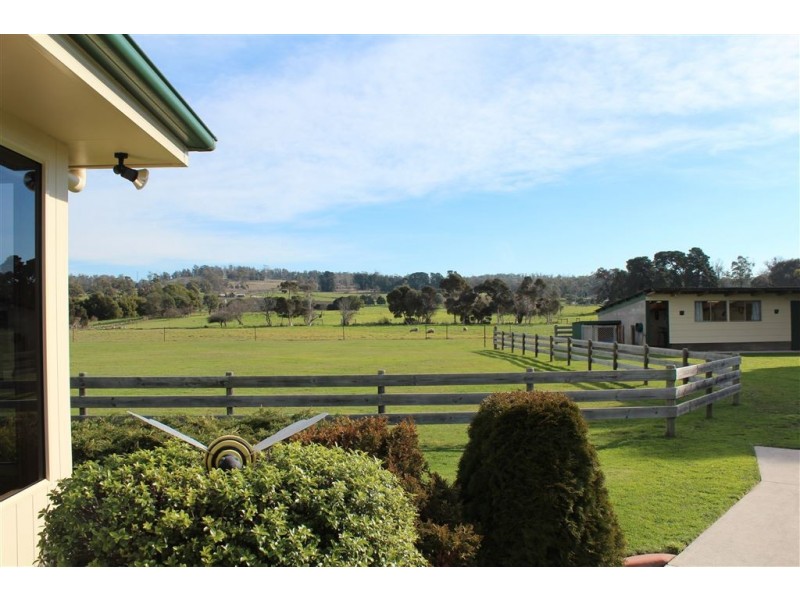10 Chaplins Lane, Gravelly Beach TAS 7276