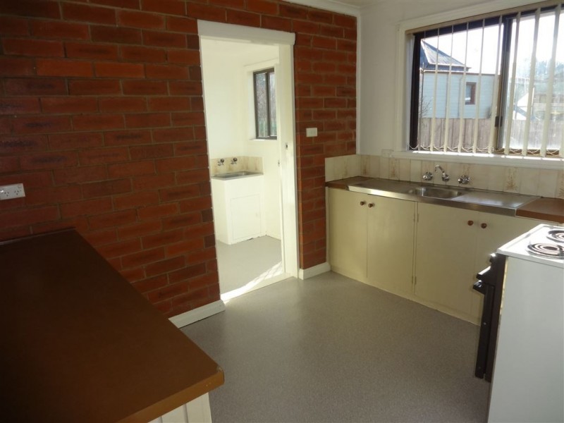 2/164 Weld Street, Beaconsfield TAS 7270