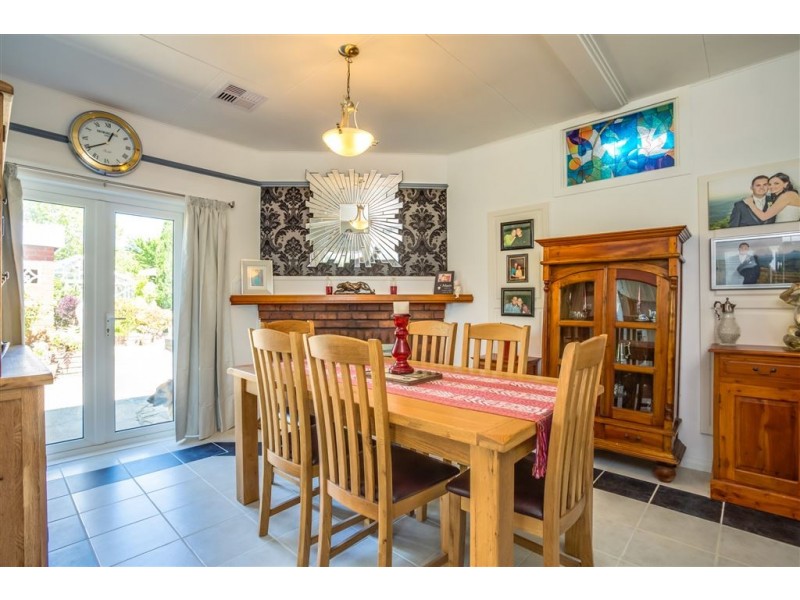 7 Garrett Street, Beauty Point TAS 7270