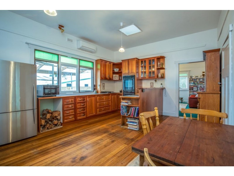 158 Weld st, Beaconsfield TAS 7270